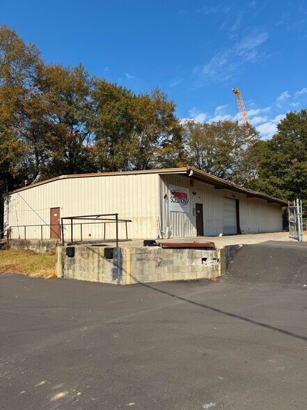 6846 Satchelford Rd, Columbia, SC à louer - Photo de l’immeuble – Image 2 sur 4