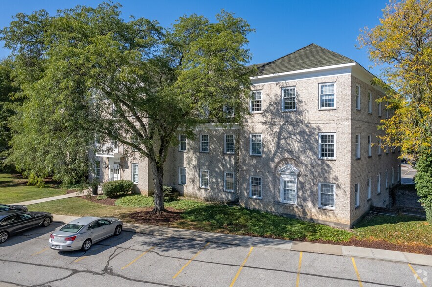 29425 Chagrin Blvd, Pepper Pike, OH à louer - Photo de l’immeuble – Image 2 sur 6