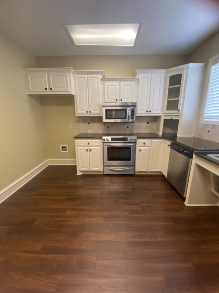 1015 Pruitt Pl, Tyler, TX à louer - Photo intérieure – Image 2 sur 29