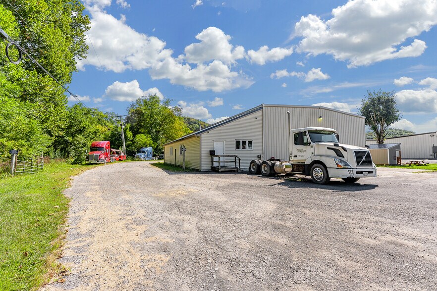148 Roush Cir, Fairmont, WV à louer - Photo de l’immeuble – Image 3 sur 20