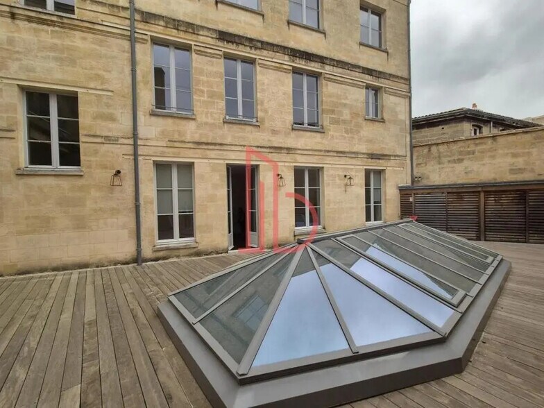 Bureau dans Bordeaux à louer - Photo de l’immeuble – Image 1 sur 5