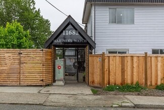Plus de détails pour 11682 224 St, Maple Ridge, BC - Logement à vendre