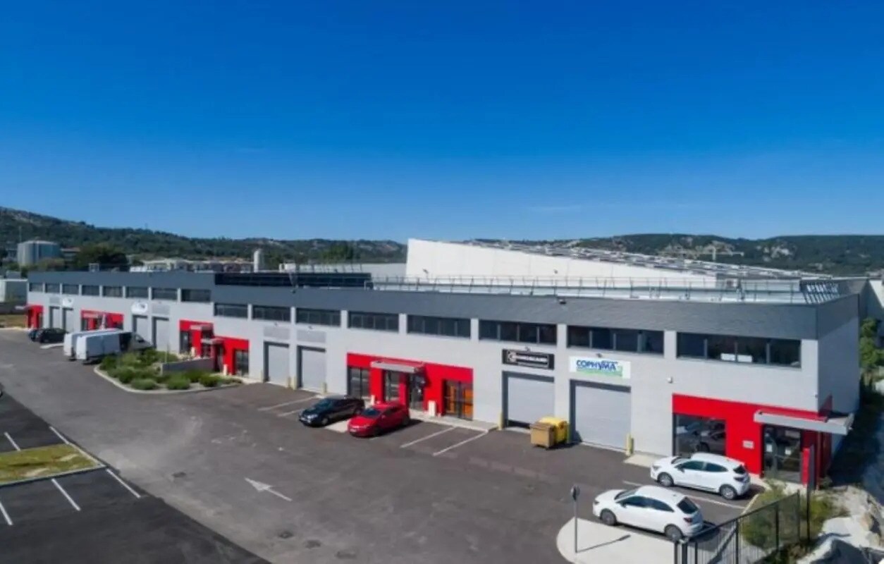 Local d’activités dans Gignac-la-Nerthe à louer Photo de l’immeuble– Image 1 sur 5
