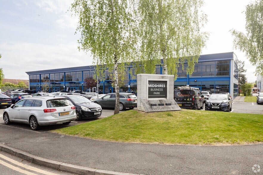 Smeaton Close, Aylesbury à louer - Photo de l’immeuble – Image 2 sur 15