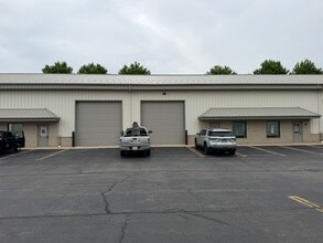 906 Geneva St, Shorewood, IL à louer Photo intérieure– Image 1 sur 16