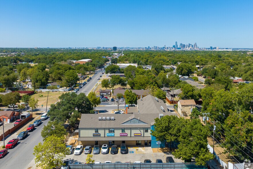 2910 S Beckley Ave, Dallas, TX à louer - Photo principale – Image 1 sur 45