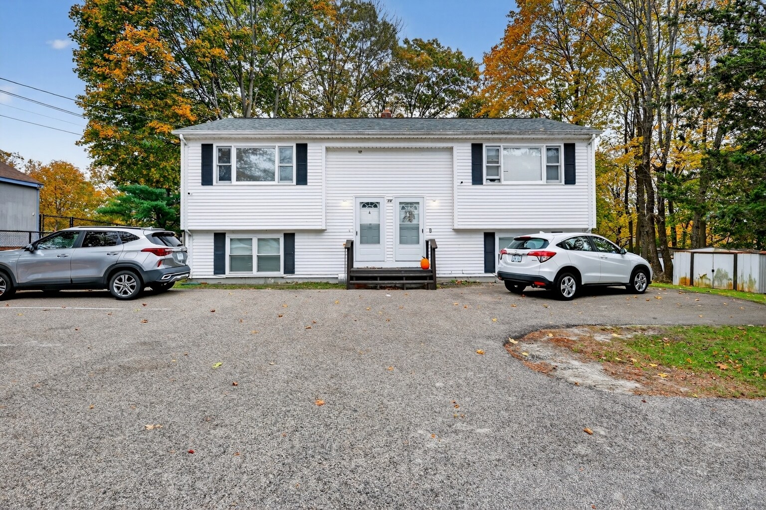28 Riverdale Ave, West Warwick, RI à vendre Photo principale– Image 1 sur 9