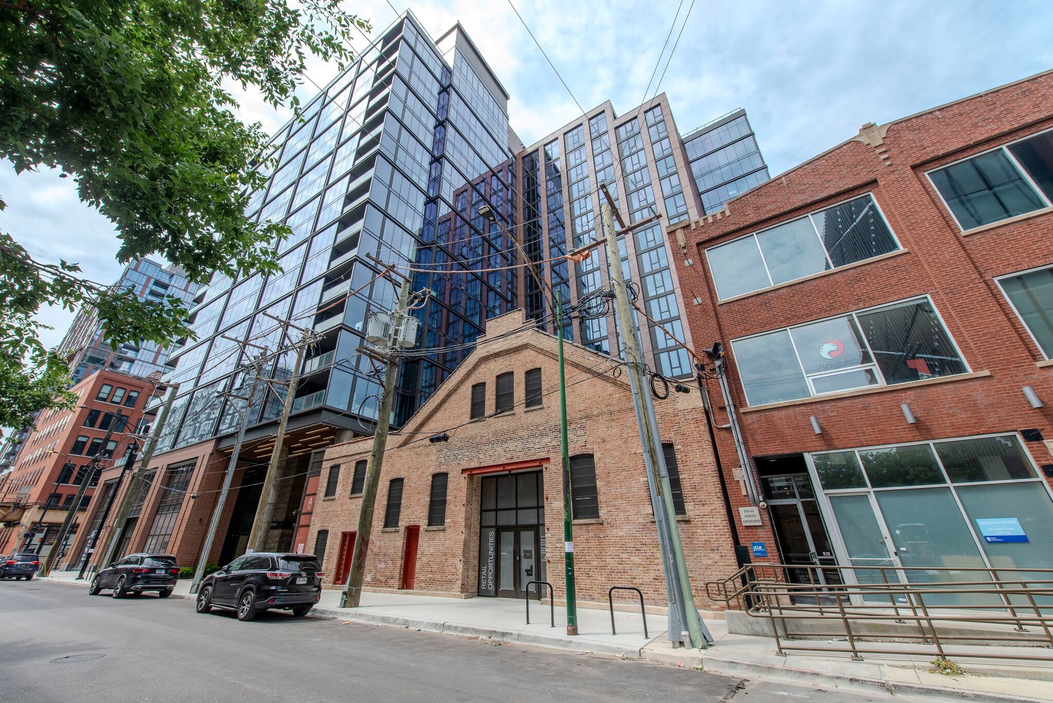 210 N Aberdeen St, Chicago, IL à louer Photo de l’immeuble– Image 1 sur 4