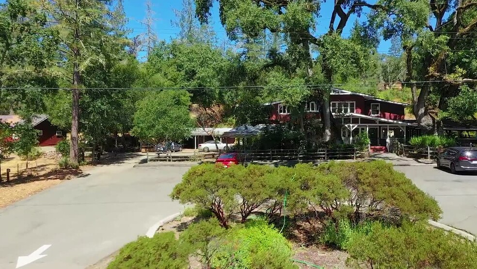 4100 Petrified Forest Rd, Calistoga, CA à vendre - Vidéo sur l’annonce professionnelle – Image 2 sur 32