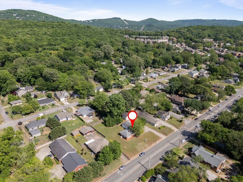 2505 Whitesburg Dr SE, Huntsville, AL à vendre - Photo de l’immeuble – Image 2 sur 8