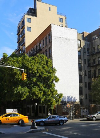 Plus de détails pour 302 Mott St, New York, NY - Local commercial à louer