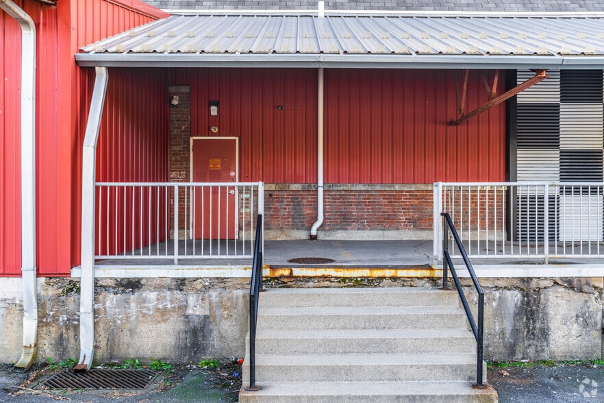 635 S 10th St, Allentown, PA à louer - Photo de l’immeuble – Image 3 sur 24