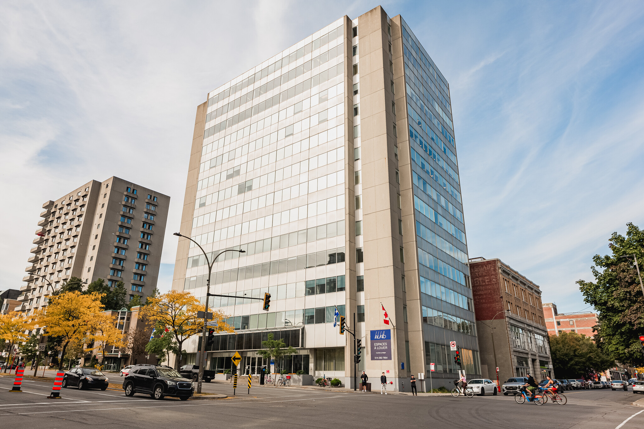 1055 Boul René-Lévesque E, Montréal, QC à louer Photo de l’immeuble– Image 1 sur 8