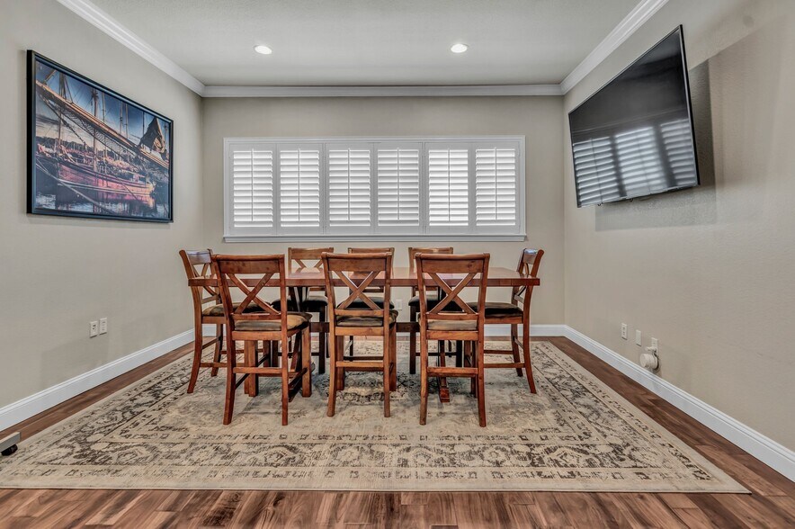 1812 Cindy Ln, Bedford, TX à vendre - Photo de l’immeuble – Image 2 sur 9