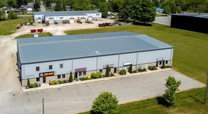 102 Spruce St, Tillsonburg, ON à vendre - Photo de l’immeuble – Image 2 sur 5