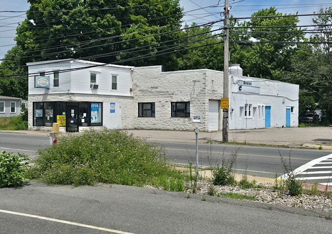 224 Plymouth St, Holbrook, MA à vendre Photo principale– Image 1 sur 7