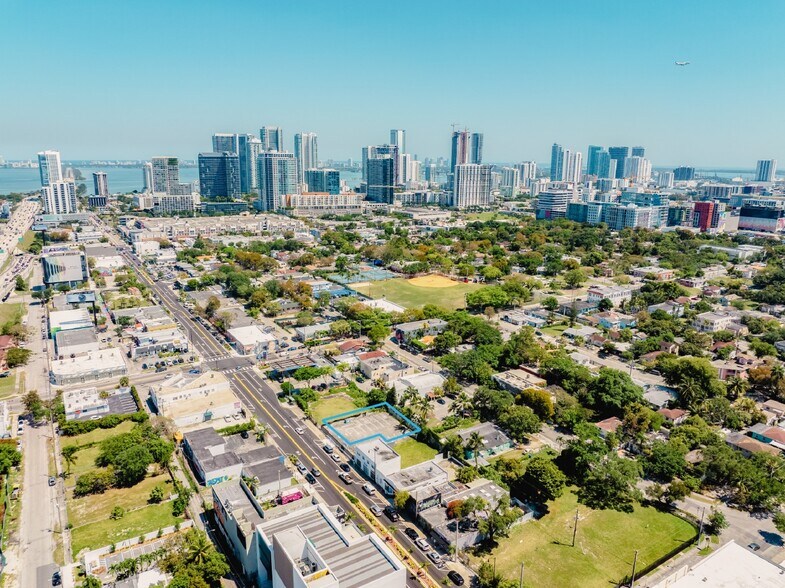 250 NW 36th St, Miami, FL à louer - Aérien – Image 3 sur 4