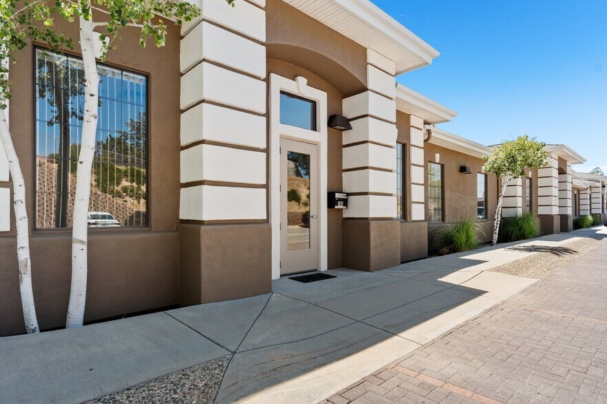 804 Ainsworth Dr, Prescott, AZ à louer - Photo de l’immeuble – Image 2 sur 31