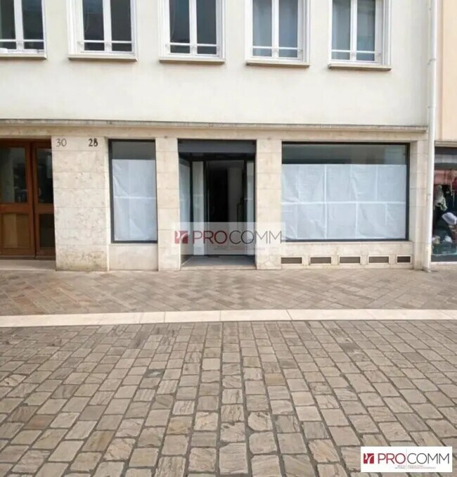 Plus de détails pour Local commercial à louer