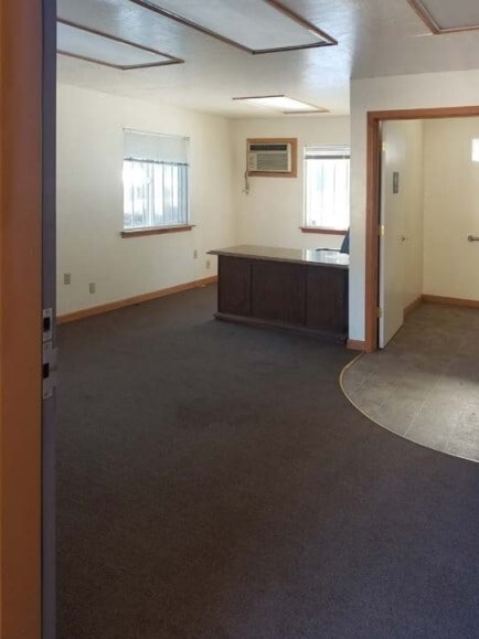 5146 Commercial Way, Hathaway Pines, CA à louer - Photo intérieure – Image 3 sur 3
