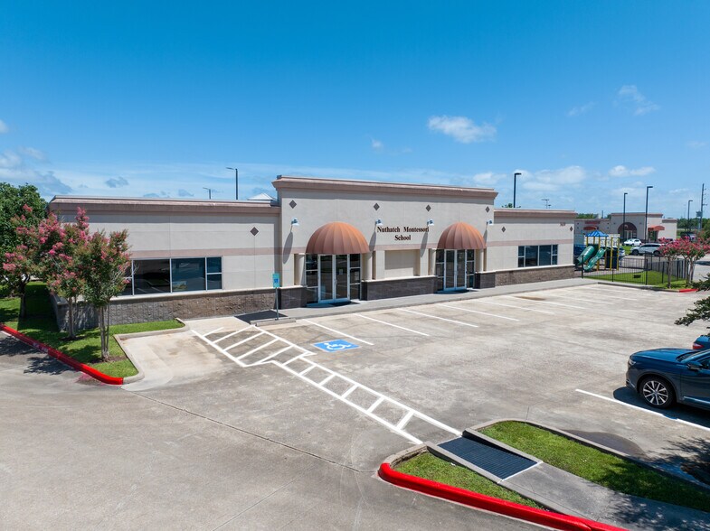 17320 W Grand Pky S, Sugar Land, TX à louer - Photo de l’immeuble – Image 3 sur 11