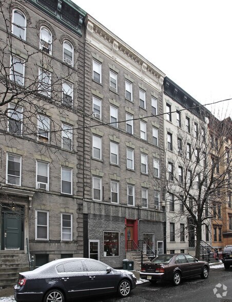 719 Willow Ave, Hoboken, NJ à vendre - Photo principale – Image 2 sur 5