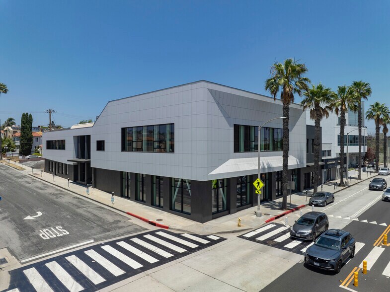 2101 Wilshire Blvd, Santa Monica, CA à vendre - Photo de l’immeuble – Image 1 sur 33