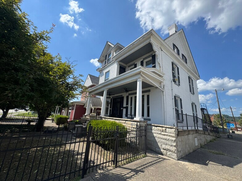 1202 6th Ave, Huntington, WV à vendre - Photo de l’immeuble – Image 2 sur 8