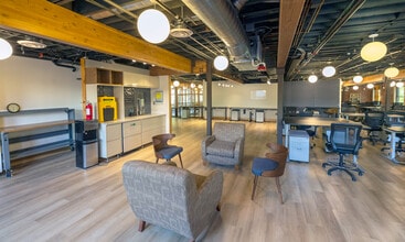 633 Yesler Way, Seattle, WA à louer Photo intérieure– Image 1 sur 5