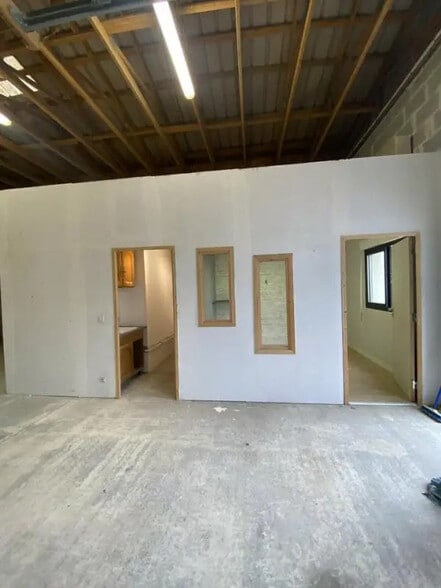 Local d’activités dans Démouville à louer - Photo intérieure – Image 3 sur 17