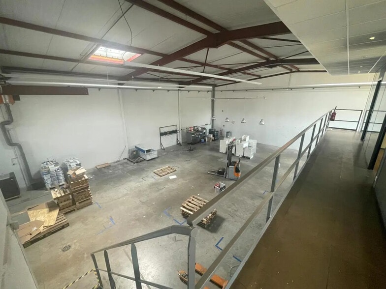 Local d’activités dans Vitry-sur-Seine à louer - Photo intérieure – Image 1 sur 6