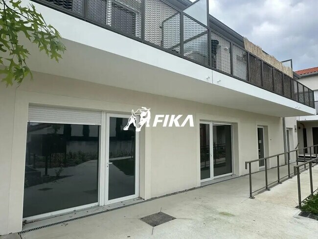 Plus de détails pour Local commercial à vendre