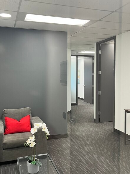 2001 Sheppard Ave E, Toronto, ON à louer - Photo de l’immeuble – Image 3 sur 13