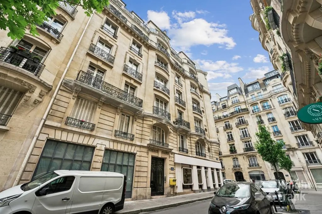 2 Rue Des Colonels Renard, Paris à vendre Photo de l’immeuble– Image 1 sur 10