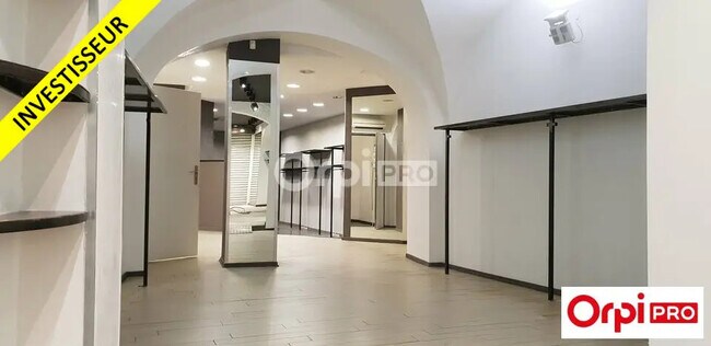 Plus de détails pour Local commercial à vendre