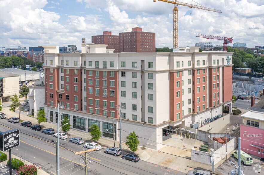 2400 W End Ave, Nashville, TN à louer - Photo de l’immeuble – Image 3 sur 4