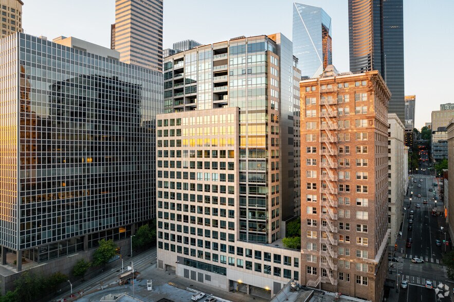 719 2nd Ave, Seattle, WA à louer - Photo principale – Image 1 sur 9