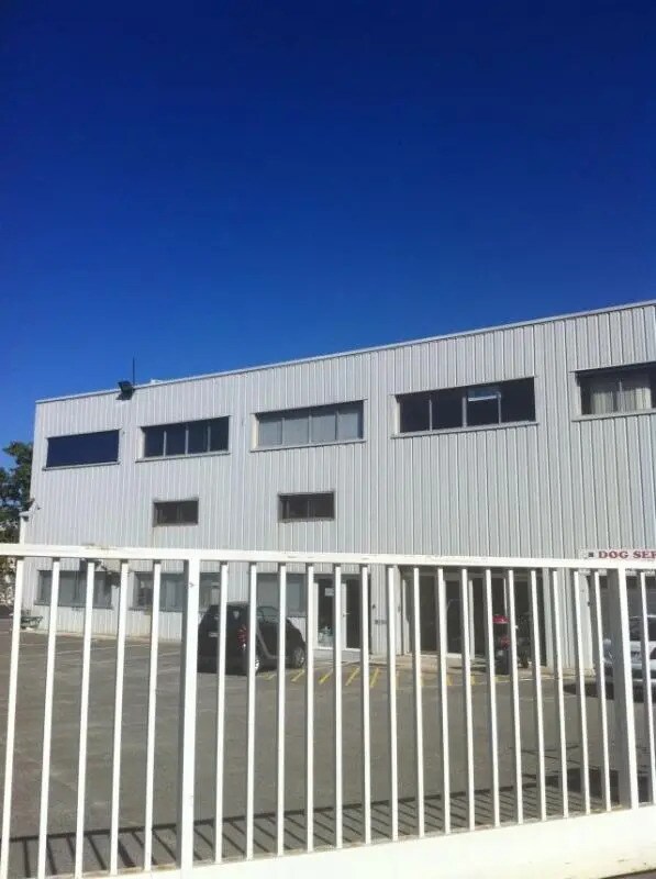 Plus de détails pour Local d'activités à louer