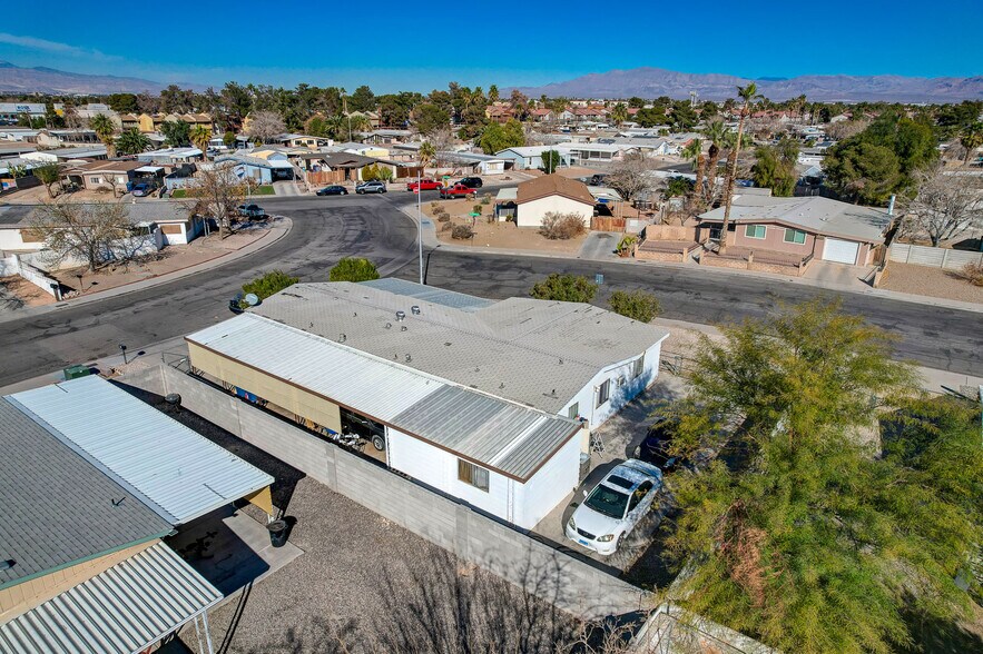 140 Sir David Way, Las Vegas, NV à vendre - Photo de l’immeuble – Image 2 sur 2