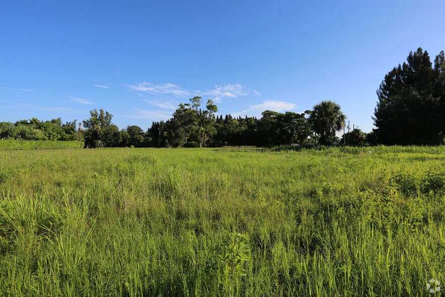 Evans Ln, West Palm Beach, FL à vendre - Photo de l’immeuble – Image 2 sur 4