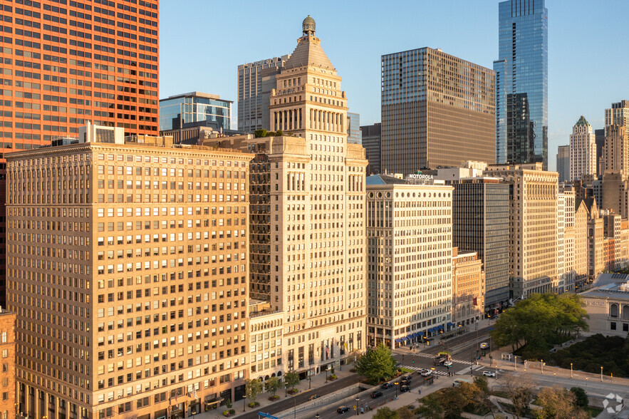 310 S Michigan Ave, Chicago, IL à louer - Photo de l’immeuble – Image 3 sur 9