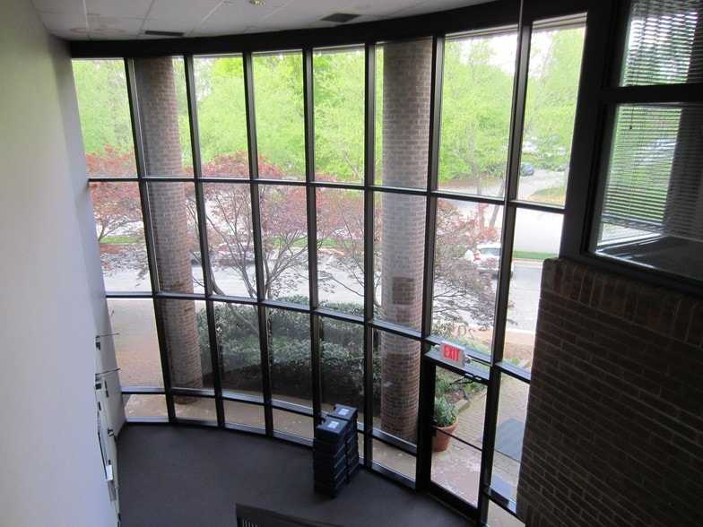 201 Commonwealth Ct, Cary, NC à vendre - Photo intérieure – Image 3 sur 16
