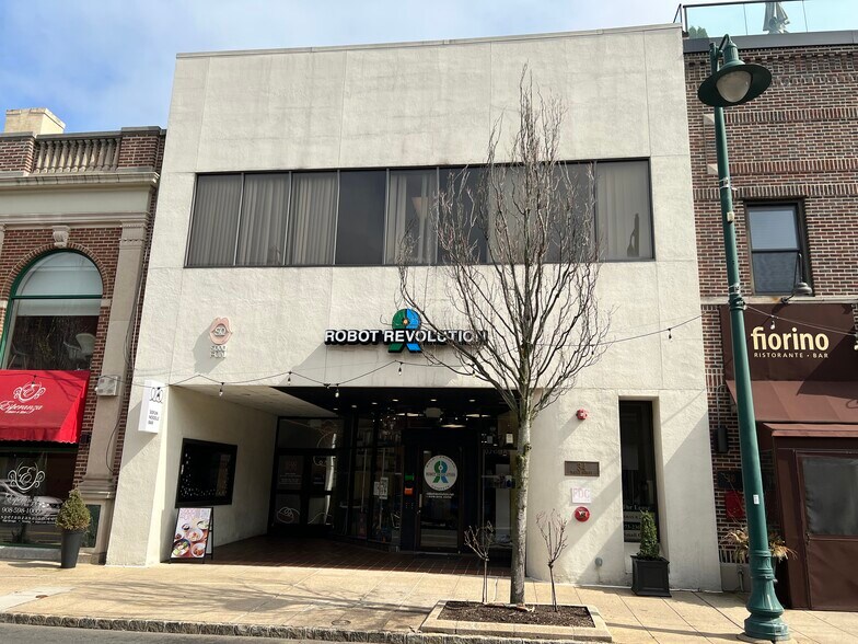 34-36 Maple St, Summit, NJ à louer - Photo de l’immeuble – Image 1 sur 2