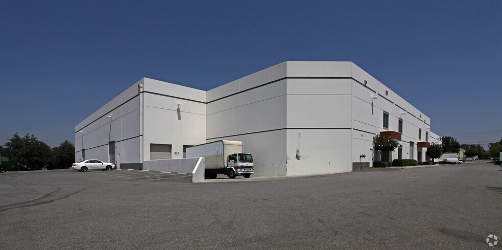 807-827 S Lawson St, City Of Industry, CA à louer - Photo de l’immeuble – Image 3 sur 4