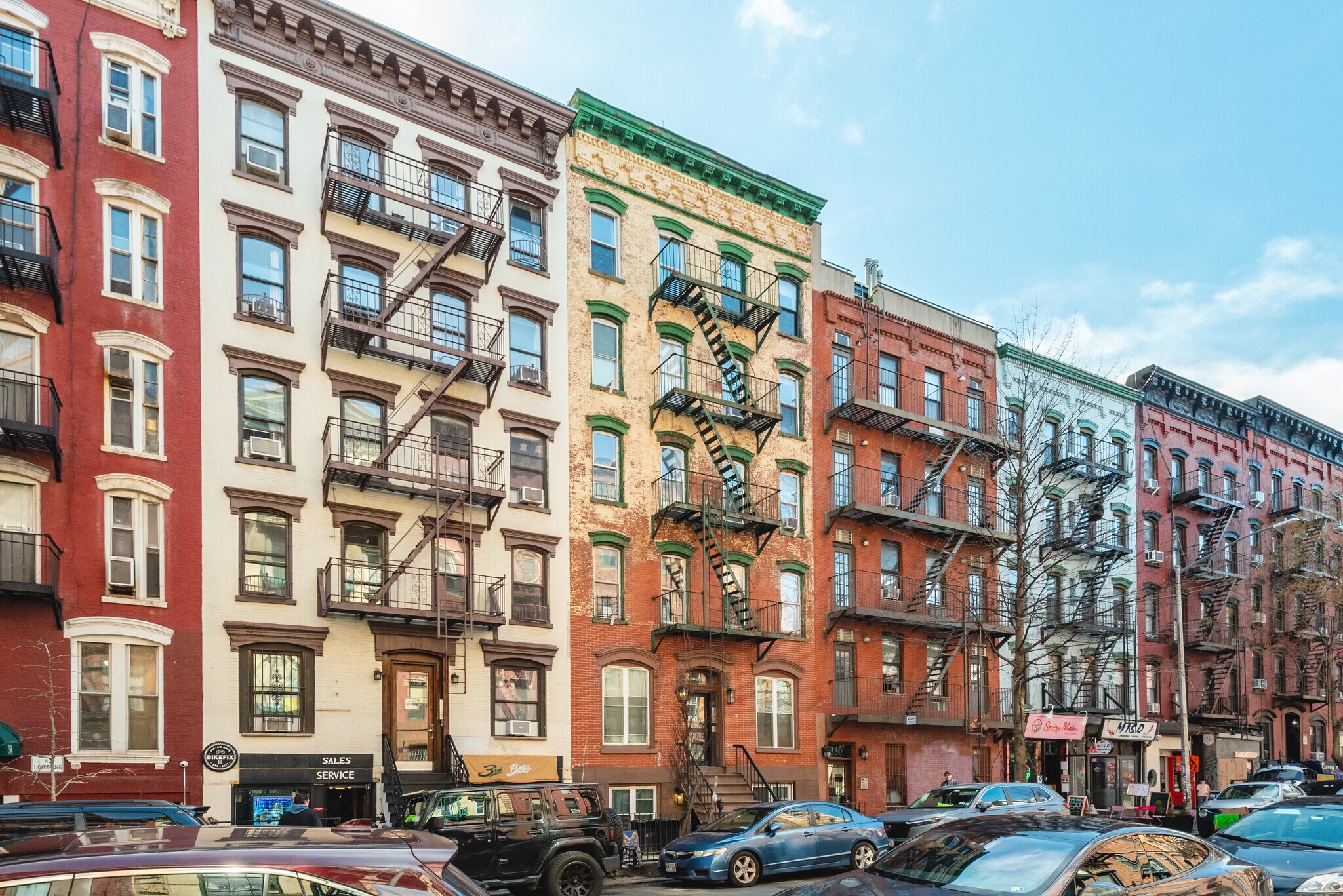 332 E 6th St, New York, NY à vendre Photo de l’immeuble– Image 1 sur 15
