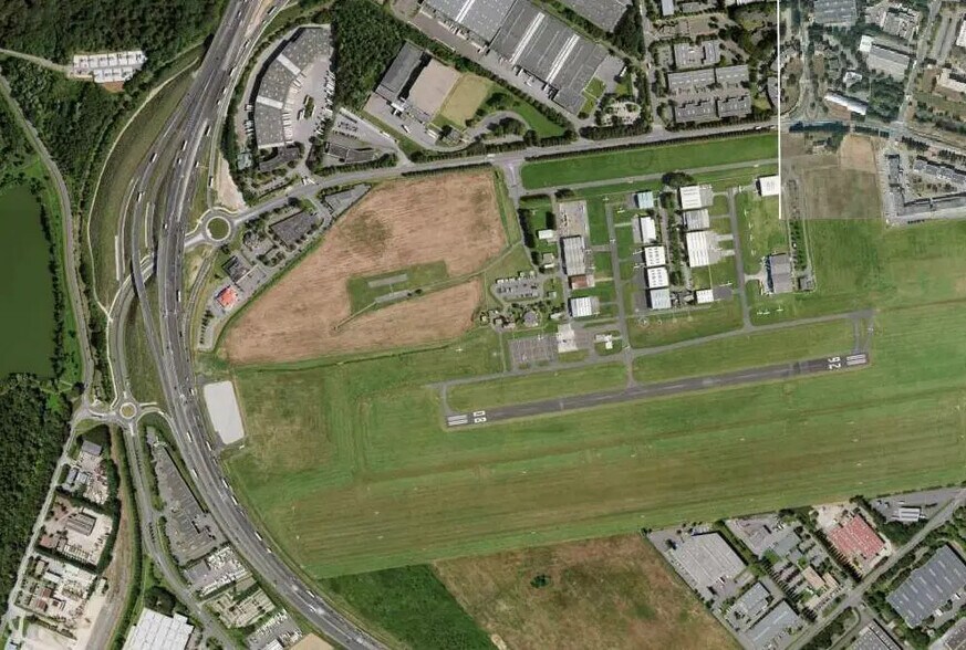 Local d’activités dans Lognes à louer - Photo de l’immeuble – Image 2 sur 7