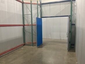 245 S Spruce Ave, South San Francisco, CA à louer Photo intérieure– Image 2 sur 3