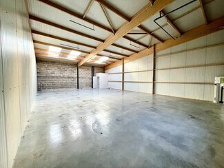 Plus de détails pour Local d'activités à louer