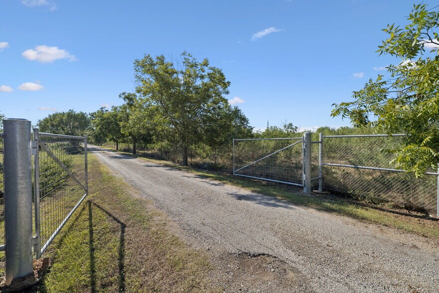 13146 Galm Rd, San Antonio, TX à vendre - Photo de l’immeuble – Image 2 sur 49