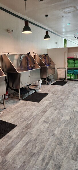 218-220 S Myrtle Ave, Monrovia, CA à louer - Photo intérieure – Image 2 sur 14